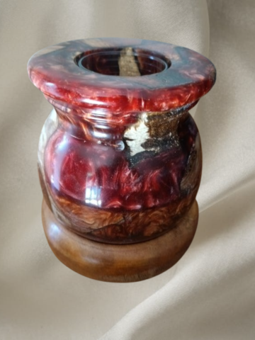 Vase en cerisier et résine